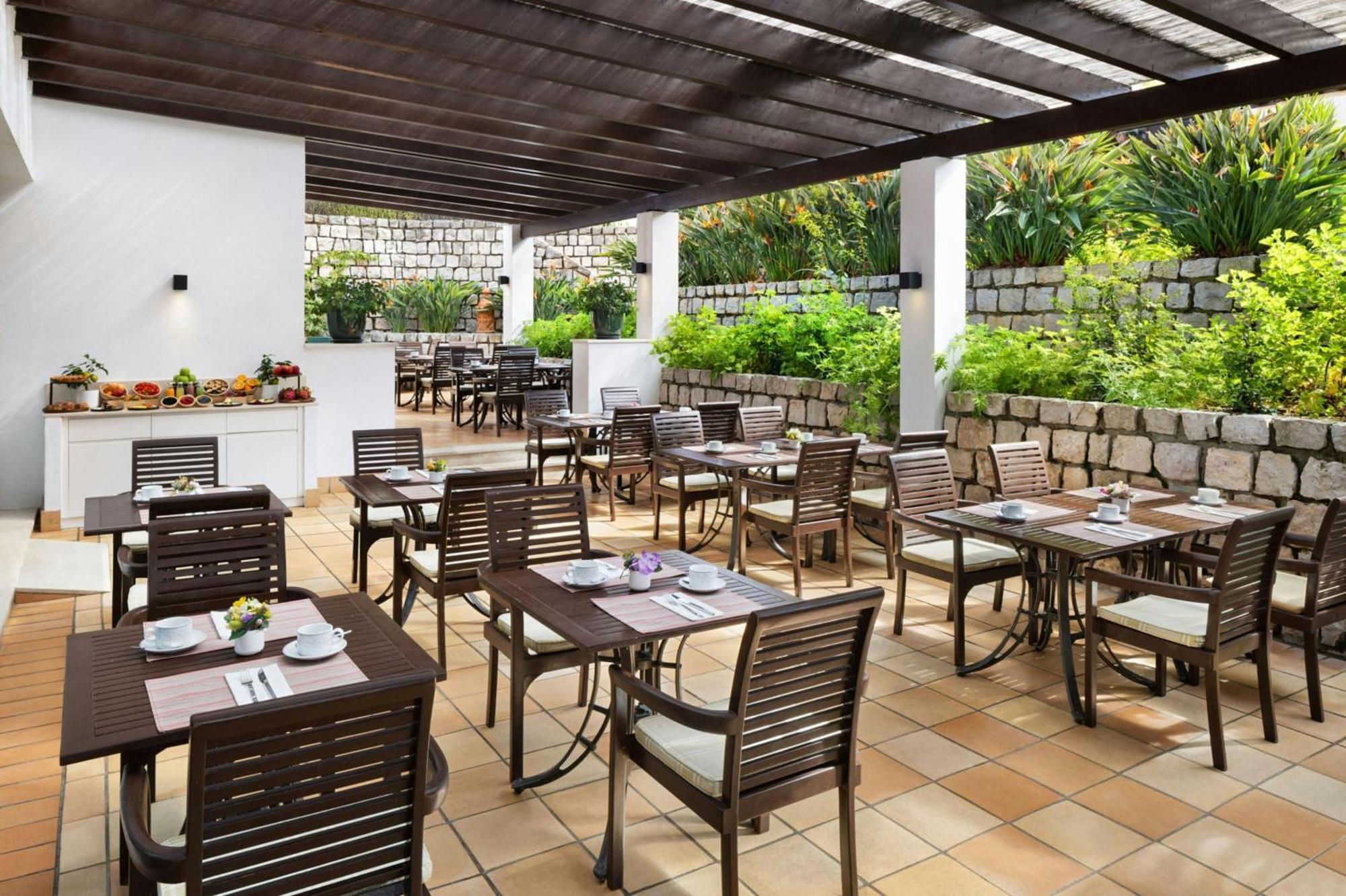 Pine Cliffs Ocean Suites, a Luxury Collection Resort & Spa, Algarve Albufeira Extérieur photo