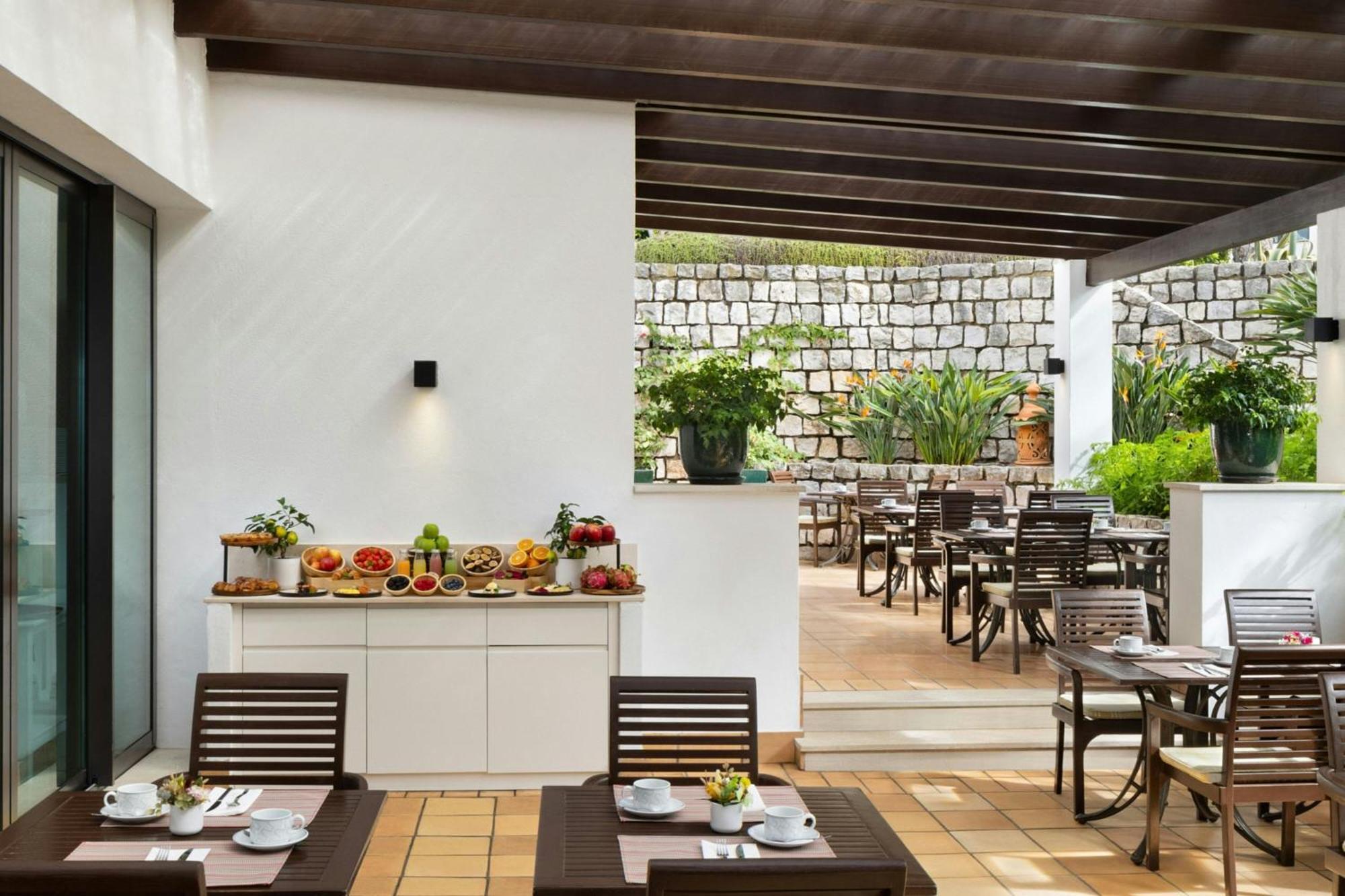 Pine Cliffs Ocean Suites, a Luxury Collection Resort & Spa, Algarve Albufeira Extérieur photo