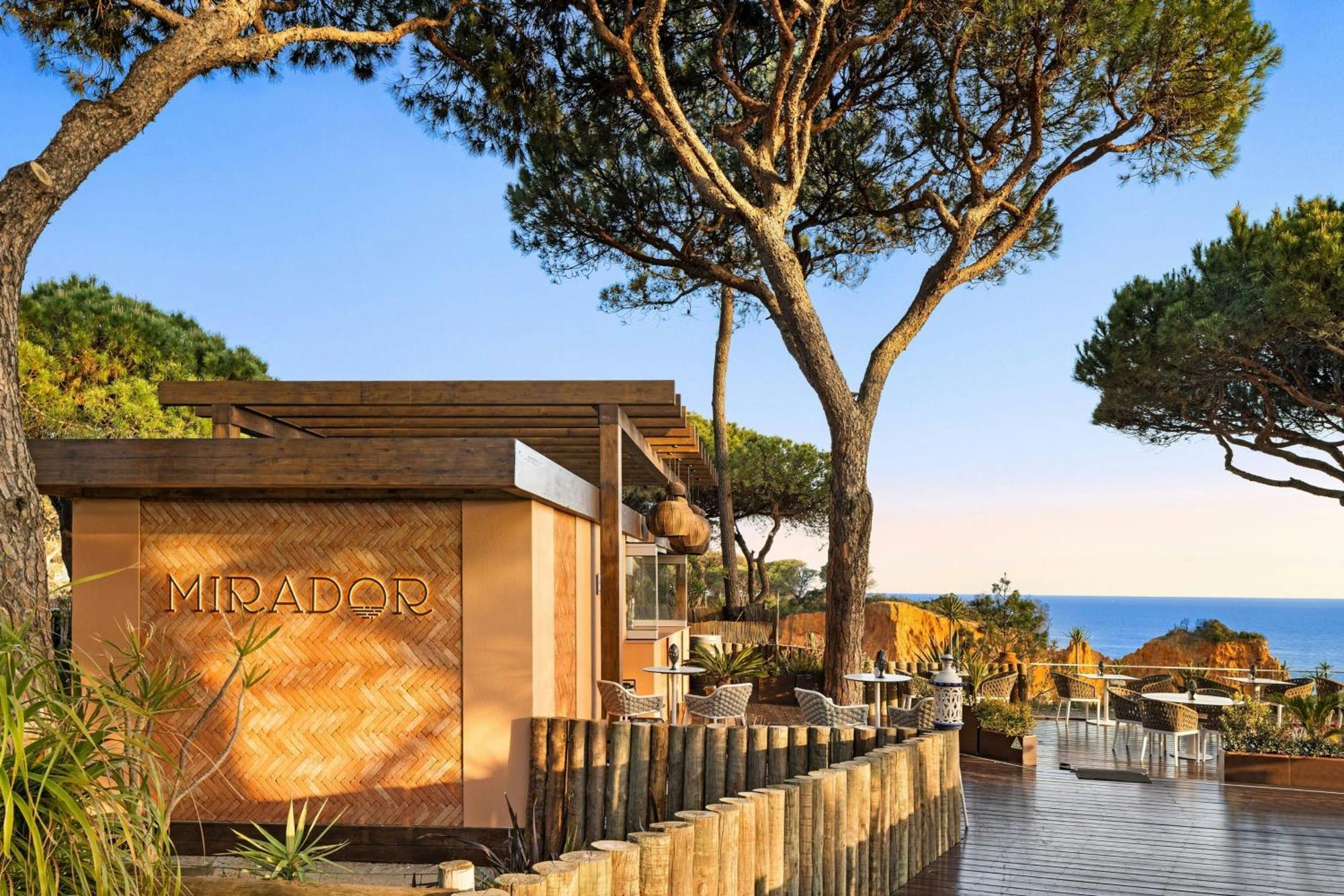 Pine Cliffs Ocean Suites, a Luxury Collection Resort & Spa, Algarve Albufeira Extérieur photo