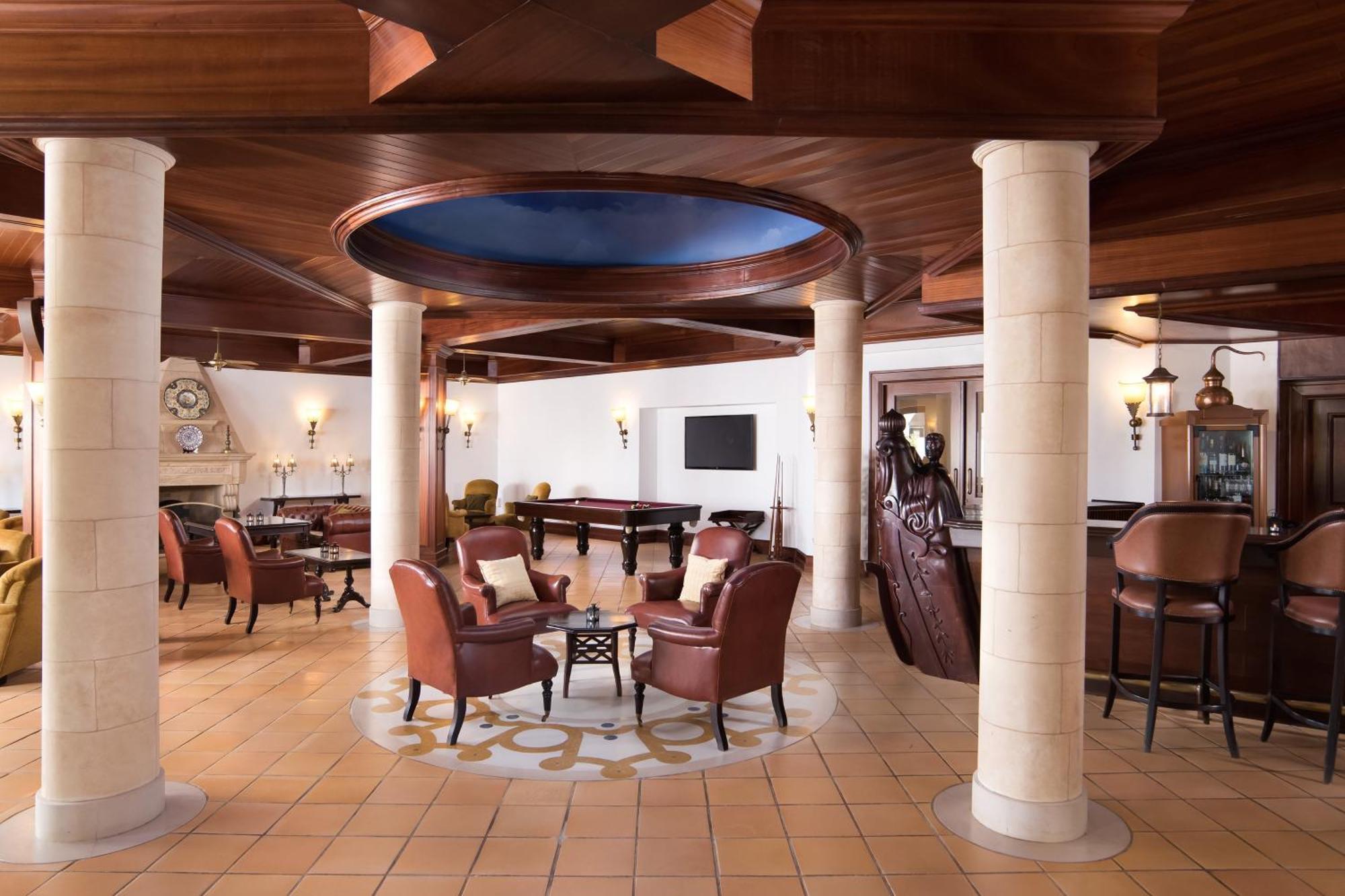 Pine Cliffs Ocean Suites, a Luxury Collection Resort & Spa, Algarve Albufeira Extérieur photo