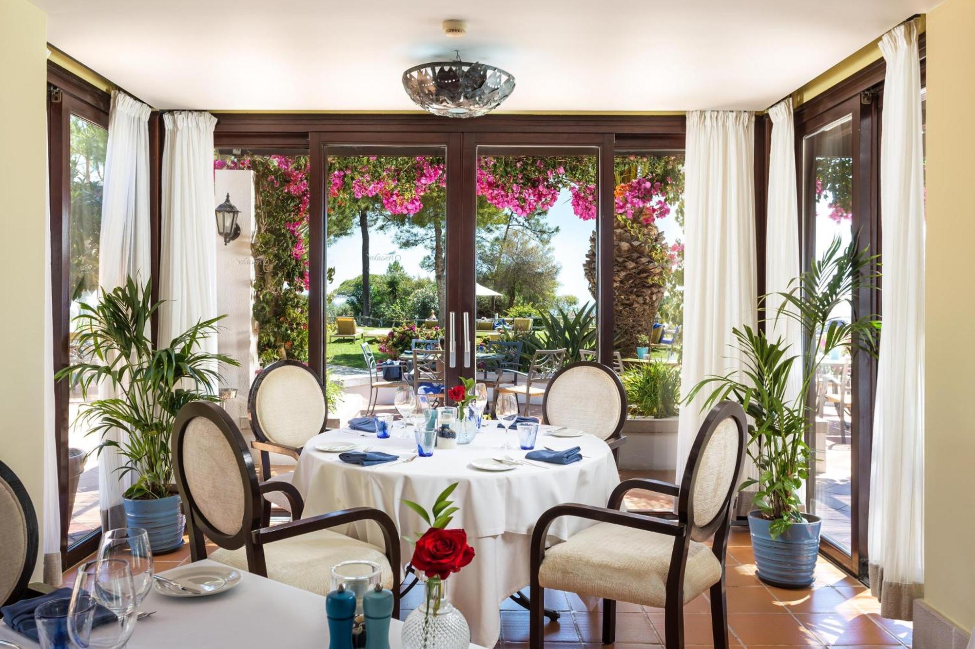 Pine Cliffs Ocean Suites, a Luxury Collection Resort & Spa, Algarve Albufeira Extérieur photo