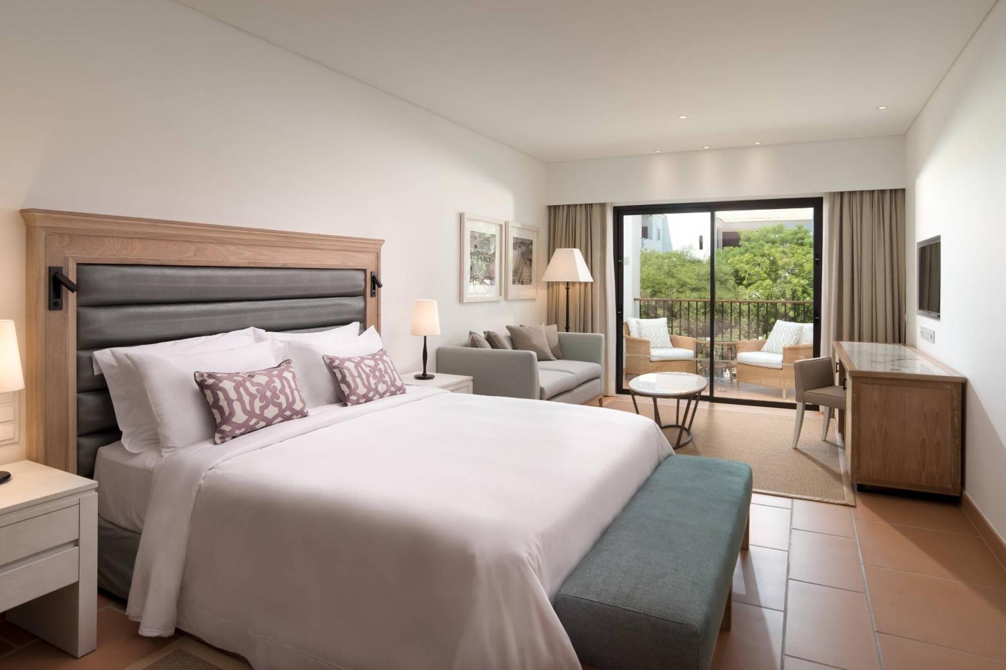 Pine Cliffs Ocean Suites, a Luxury Collection Resort & Spa, Algarve Albufeira Extérieur photo